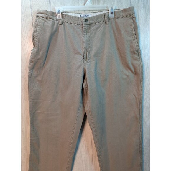 Columbia Regular Fit Men’s Khaki Flat Front Pants Size 40x29 Cotton READ - Picture 2 of 11